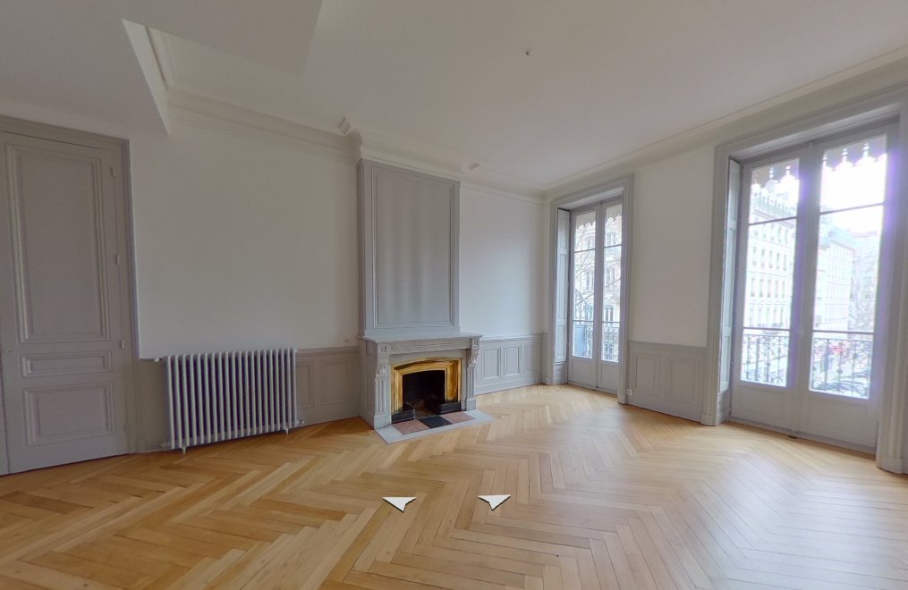 APPARTEMENT T5 A LOUER - LYON 6EME ARRONDISSEMENT Saxe-Bossuet - 122.67 m2 - 2 419,99 &euro; charges comprises par mois
