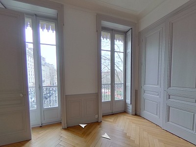 APPARTEMENT T5 A LOUER - LYON 6EME ARRONDISSEMENT Saxe-Bossuet - 122.67 m2 - 2 419,99 € charges comprises par mois