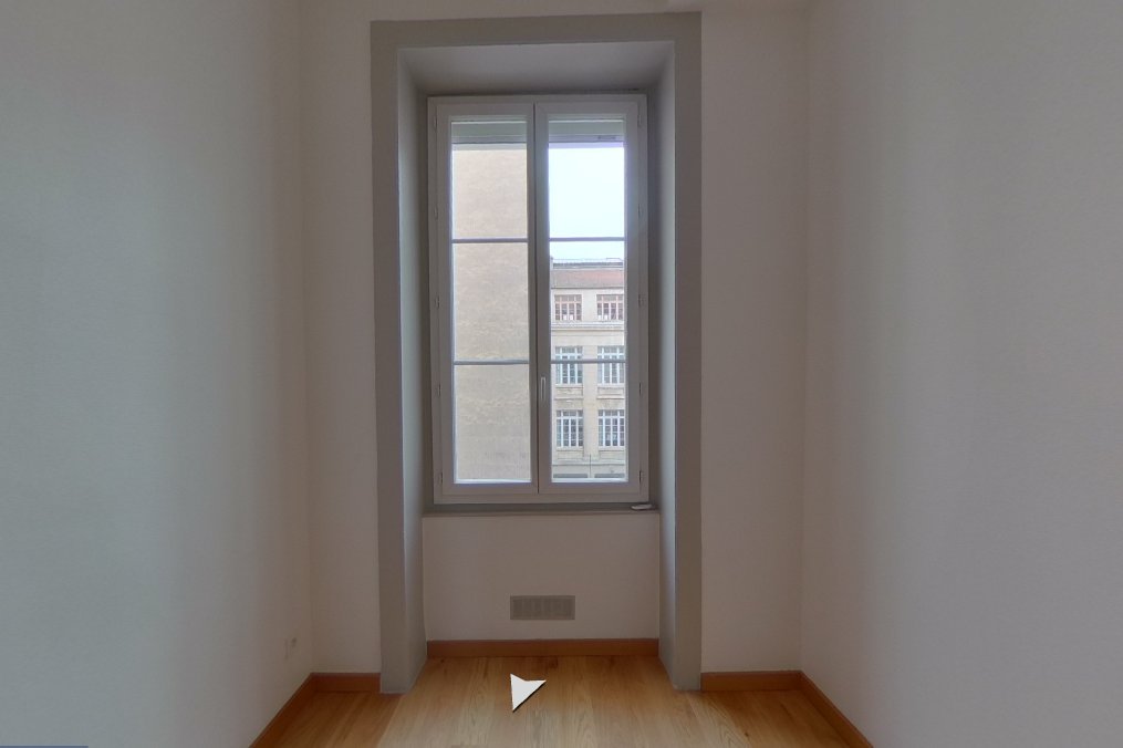 APPARTEMENT T5 A LOUER - LYON 6EME ARRONDISSEMENT Saxe-Bossuet - 122.67 m2 - 2 419,99 &euro; charges comprises par mois