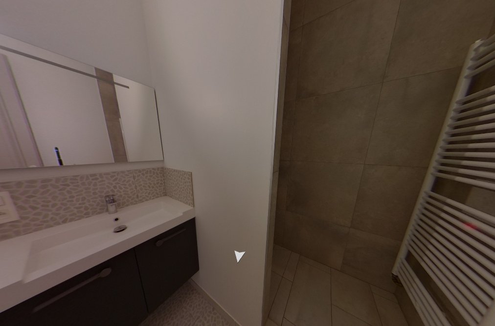 APPARTEMENT T5 A LOUER - LYON 6EME ARRONDISSEMENT Saxe-Bossuet - 122.67 m2 - 2 419,99 &euro; charges comprises par mois
