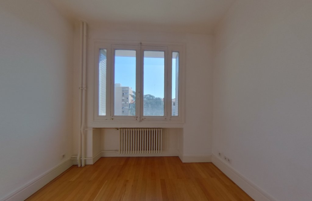 APPARTEMENT T5 A LOUER - LYON 6EME ARRONDISSEMENT Mairie - 90.67 m2 - 1 510 &euro; charges comprises par mois