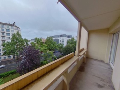 APPARTEMENT T5 A LOUER - LYON 8EME ARRONDISSEMENT - 110,33 m2 - 1580 € charges comprises par mois