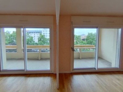 APPARTEMENT T5 A LOUER - LYON 8EME ARRONDISSEMENT - 110,33 m2 - 1580 € charges comprises par mois