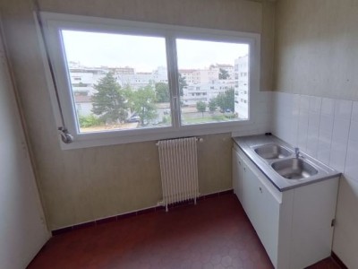 APPARTEMENT T5 A LOUER - LYON 8EME ARRONDISSEMENT - 110,33 m2 - 1580 € charges comprises par mois