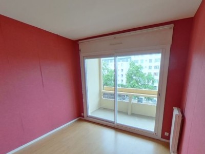 APPARTEMENT T5 A LOUER - LYON 8EME ARRONDISSEMENT - 110,33 m2 - 1580 € charges comprises par mois