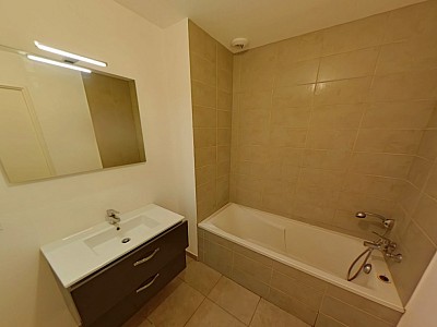 APPARTEMENT T5 A LOUER - MONTANAY - 99.86 m2 - 1072€ charges comprises par mois
