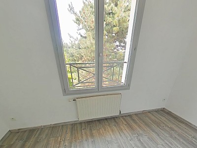 APPARTEMENT T5 A LOUER - RILLIEUX LA PAPE Perica-La Roue - 107.43 m2 - 1475€ charges comprises par mois