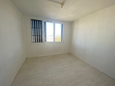 APPARTEMENT T5 A LOUER - STE FOY LES LYON Les-Provinces - 80.63 m2 - 1 200 € charges comprises par mois