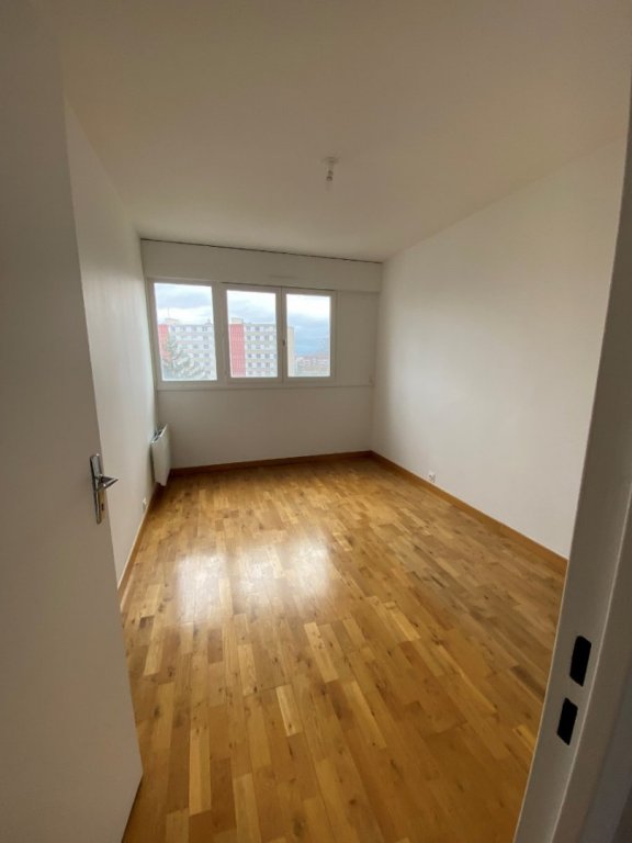 APPARTEMENT T5 A LOUER - VILLEURBANNE Einstein-Salengro - 96.78 m2 - 1 320 &euro; charges comprises par mois