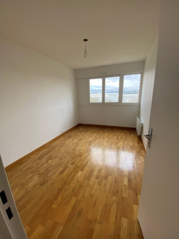APPARTEMENT T5 A LOUER - VILLEURBANNE Einstein-Salengro - 96.78 m2 - 1 320 &euro; charges comprises par mois