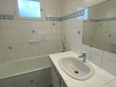 APPARTEMENT T5 A LOUER - VILLEURBANNE Einstein-Salengro - 96.78 m2 - 1 320 € charges comprises par mois