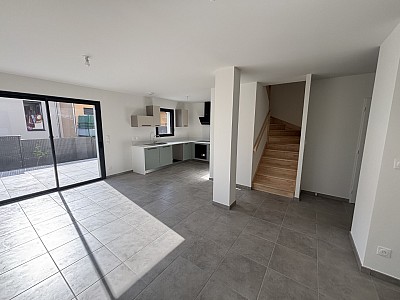 APPARTEMENT T5 A LOUER - VINDRY SUR TURDINE - 90.43 m2 - 1 250 &euro; charges comprises par mois