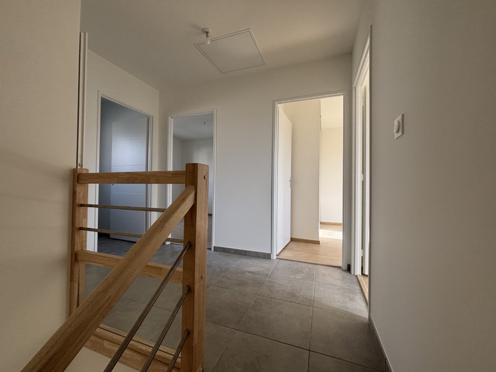 APPARTEMENT T5 A LOUER - VINDRY SUR TURDINE - 90.43 m2 - 1 250 &euro; charges comprises par mois