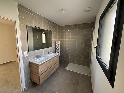 APPARTEMENT T5 A LOUER - VINDRY SUR TURDINE - 90.43 m2 - 1 250 &euro; charges comprises par mois