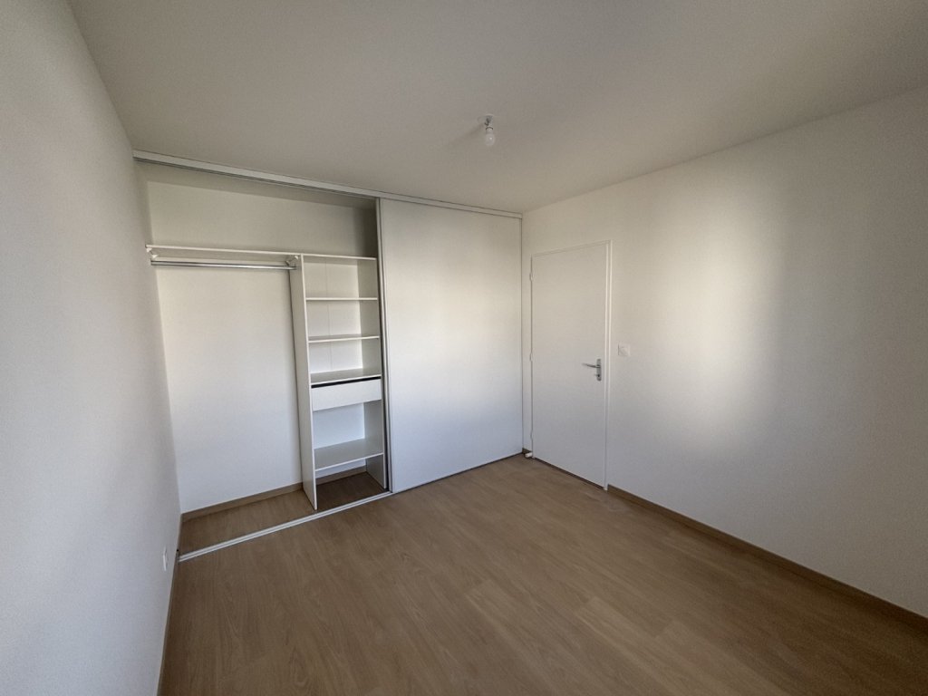 APPARTEMENT T5 A LOUER - VINDRY SUR TURDINE - 90.43 m2 - 1 250 &euro; charges comprises par mois