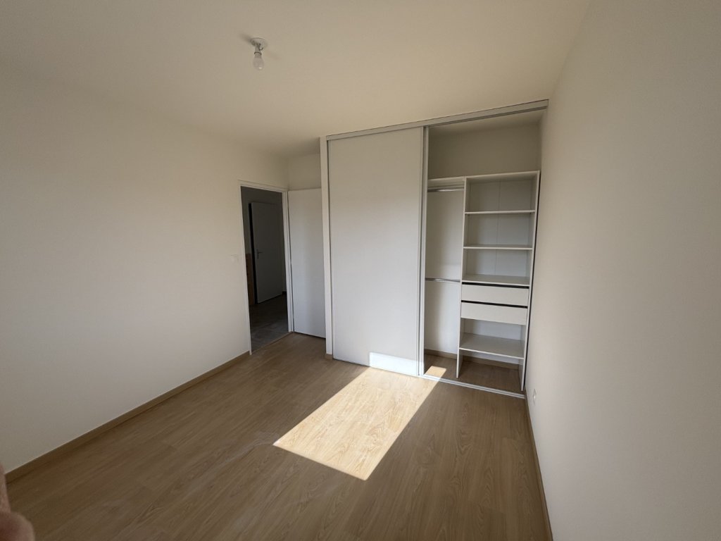 APPARTEMENT T5 A LOUER - VINDRY SUR TURDINE - 90.43 m2 - 1 250 &euro; charges comprises par mois