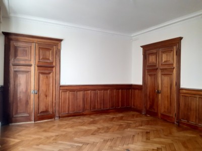 APPARTEMENT T6 A LOUER - LYON 2EME ARRONDISSEMENT - 233,85 m2 - 2970 € charges comprises par mois