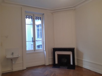 APPARTEMENT T6 A LOUER - LYON 2EME ARRONDISSEMENT - 233,85 m2 - 2970 € charges comprises par mois