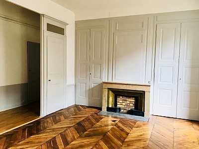APPARTEMENT T6 A LOUER - LYON 2EME ARRONDISSEMENT Gailleton-A. Comte - 191.54 m2 - 2250€ charges comprises par mois