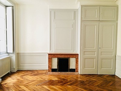 APPARTEMENT T6 A LOUER - LYON 2EME ARRONDISSEMENT Gailleton-A. Comte - 191.54 m2 - 2250€ charges comprises par mois
