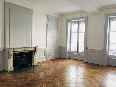 APPARTEMENT T6 A LOUER - LYON 2EME ARRONDISSEMENT Gailleton-A. Comte - 191.54 m2 - 2250€ charges comprises par mois