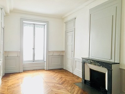 APPARTEMENT T6 A LOUER - LYON 2EME ARRONDISSEMENT Gailleton-A. Comte - 191.54 m2 - 2250€ charges comprises par mois