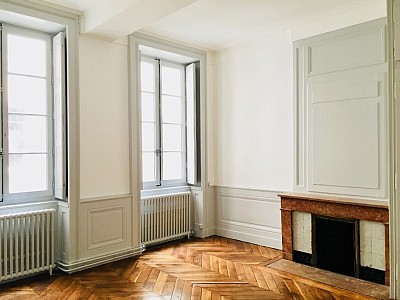APPARTEMENT T6 A LOUER - LYON 2EME ARRONDISSEMENT Gailleton-A. Comte - 191.54 m2 - 2250€ charges comprises par mois