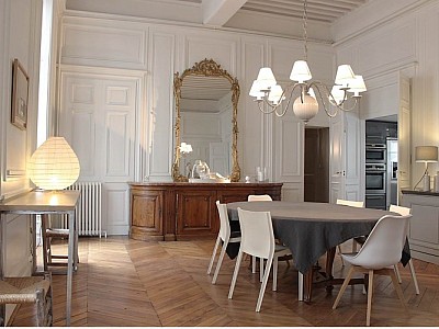 APPARTEMENT T6 A LOUER - LYON 2EME ARRONDISSEMENT Bellecour-Sala - 260 m2 - 4380€ charges comprises par mois