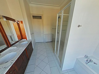 APPARTEMENT T6 A LOUER - LYON 2EME ARRONDISSEMENT Vaubecour-Mairie - 220.69 m2 - 3 140 € charges comprises par mois