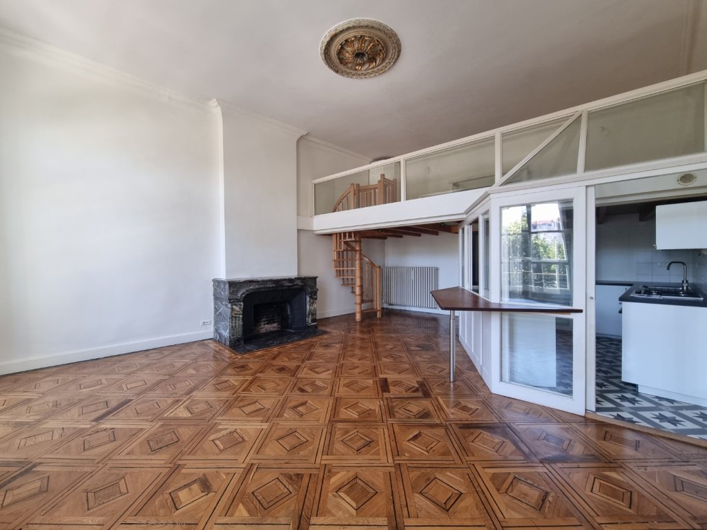 APPARTEMENT T6 A LOUER - LYON 2EME ARRONDISSEMENT Bellecour-Sala - 222.39 m2 - 2 185 &euro; charges comprises par mois