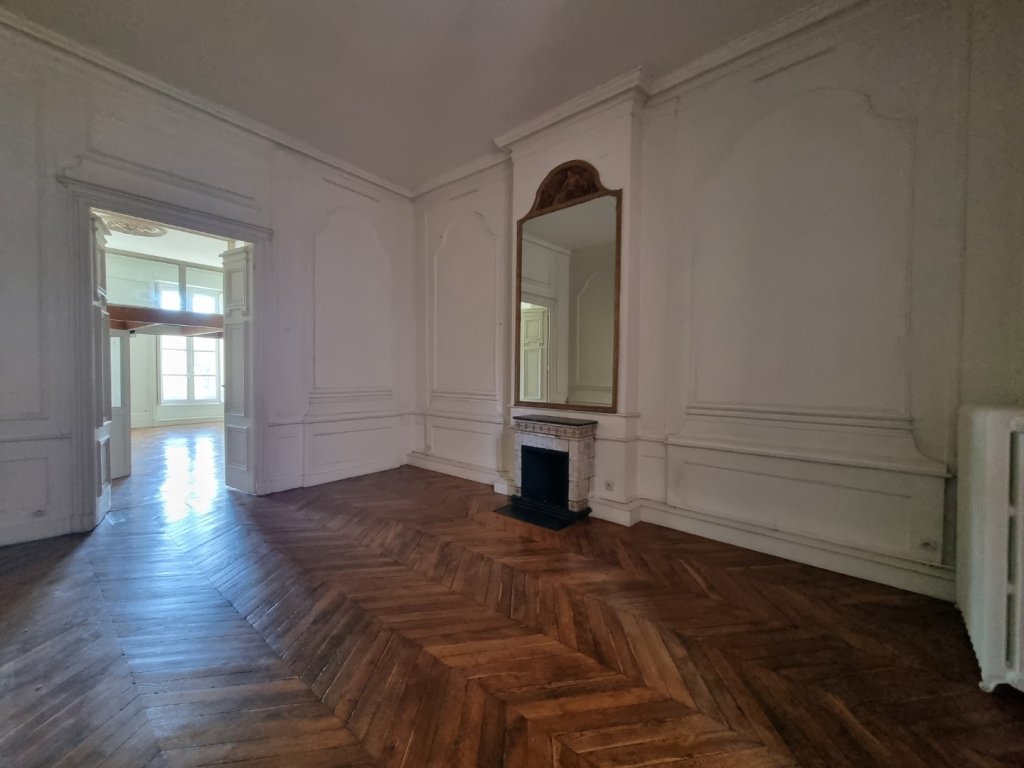 APPARTEMENT T6 A LOUER - LYON 2EME ARRONDISSEMENT Bellecour-Sala - 222.39 m2 - 2 185 &euro; charges comprises par mois