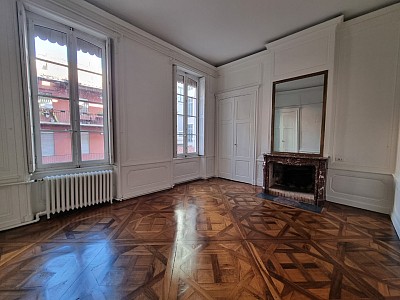 APPARTEMENT T6 A LOUER - LYON 2EME ARRONDISSEMENT Bellecour-Sala - 222.39 m2 - 2 185 &euro; charges comprises par mois
