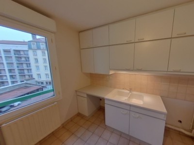 APPARTEMENT T6 A LOUER - LYON 3EME ARRONDISSEMENT - 136.24 m2 - 1795 € charges comprises par mois