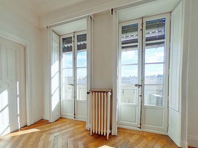 APPARTEMENT T6 A LOUER - LYON 5EME ARRONDISSEMENT Saint-Georges - 137.42 m2 - 2193€ charges comprises par mois