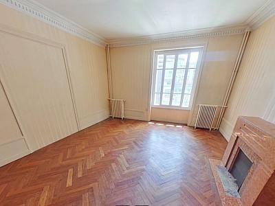 APPARTEMENT T6 A LOUER - LYON 6EME ARRONDISSEMENT l Europe - 218.35 m2 - 2500€ charges comprises par mois