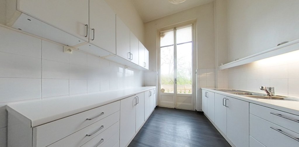 APPARTEMENT T6 A LOUER - LYON 6EME ARRONDISSEMENT Les Belges - 197.68 m2 - 3 332,61 &euro; charges comprises par mois