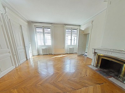 APPARTEMENT T7 A LOUER - LYON 2EME ARRONDISSEMENT Bellecour-a Gourjus - 279.98 m2 - 3 170 &euro; charges comprises par mois