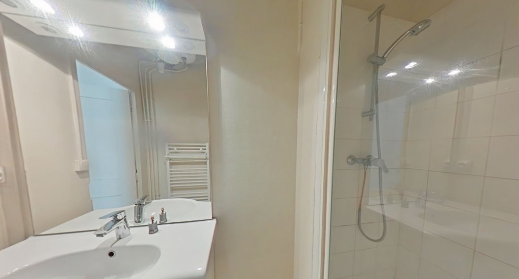 APPARTEMENT T7 A LOUER - LYON 2EME ARRONDISSEMENT Bellecour-a Gourjus - 279.98 m2 - 3 170 &euro; charges comprises par mois