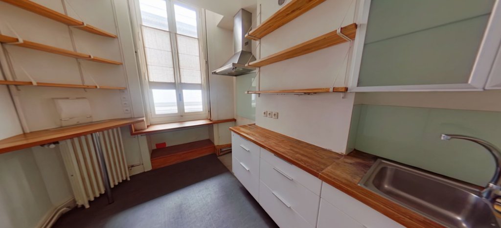 APPARTEMENT T7 A LOUER - LYON 2EME ARRONDISSEMENT Vaubecour-Mairie - 224.36 m2 - 3 150 &euro; charges comprises par mois