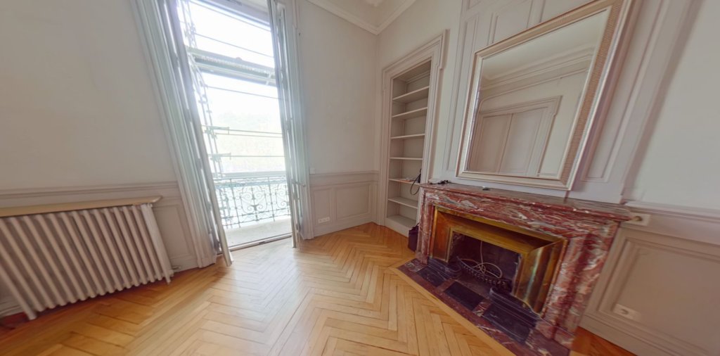 APPARTEMENT T7 A LOUER - LYON 2EME ARRONDISSEMENT Vaubecour-Mairie - 224.36 m2 - 3 150 &euro; charges comprises par mois