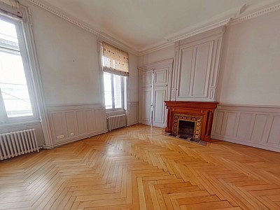 APPARTEMENT T7 A LOUER - LYON 2EME ARRONDISSEMENT Vaubecour-Mairie - 224.36 m2 - 3 150 € charges comprises par mois