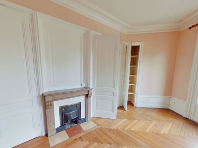 APPARTEMENT T7 A LOUER - LYON 6EME ARRONDISSEMENT - 219.09 m2 - 2230 € charges comprises par mois