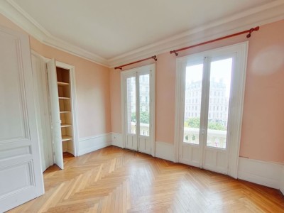 APPARTEMENT T7 A LOUER - LYON 6EME ARRONDISSEMENT - 219.09 m2 - 2230 € charges comprises par mois