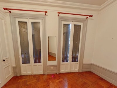 APPARTEMENT T7 A LOUER - LYON 6EME ARRONDISSEMENT - 219.09 m2 - 2230 € charges comprises par mois