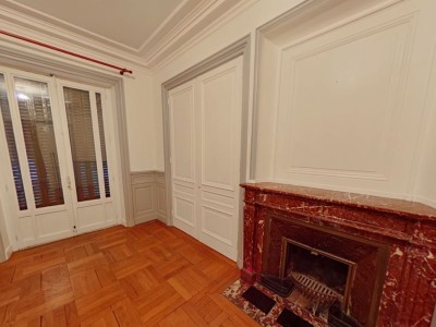 APPARTEMENT T7 A LOUER - LYON 6EME ARRONDISSEMENT - 219.09 m2 - 2230 € charges comprises par mois