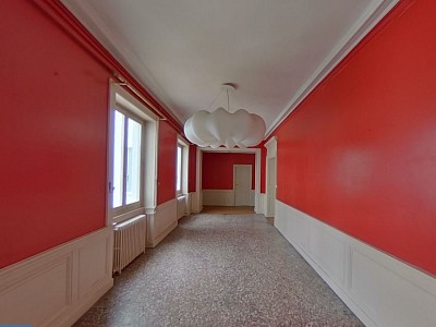 APPARTEMENT T9 - LYON 2EME ARRONDISSEMENT - 377,59 m2 - 3850 € charges comprises par mois